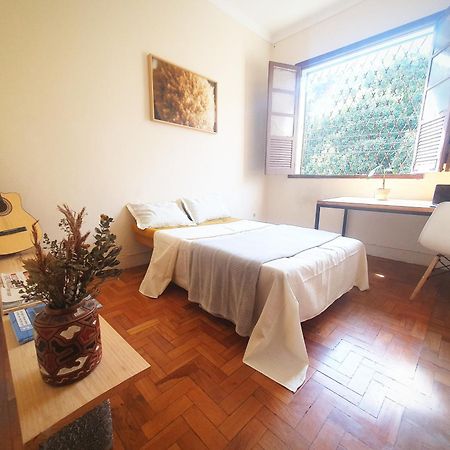 Quarto Casal Com Janela Casa Caramel Belo Horizonte Exterior foto