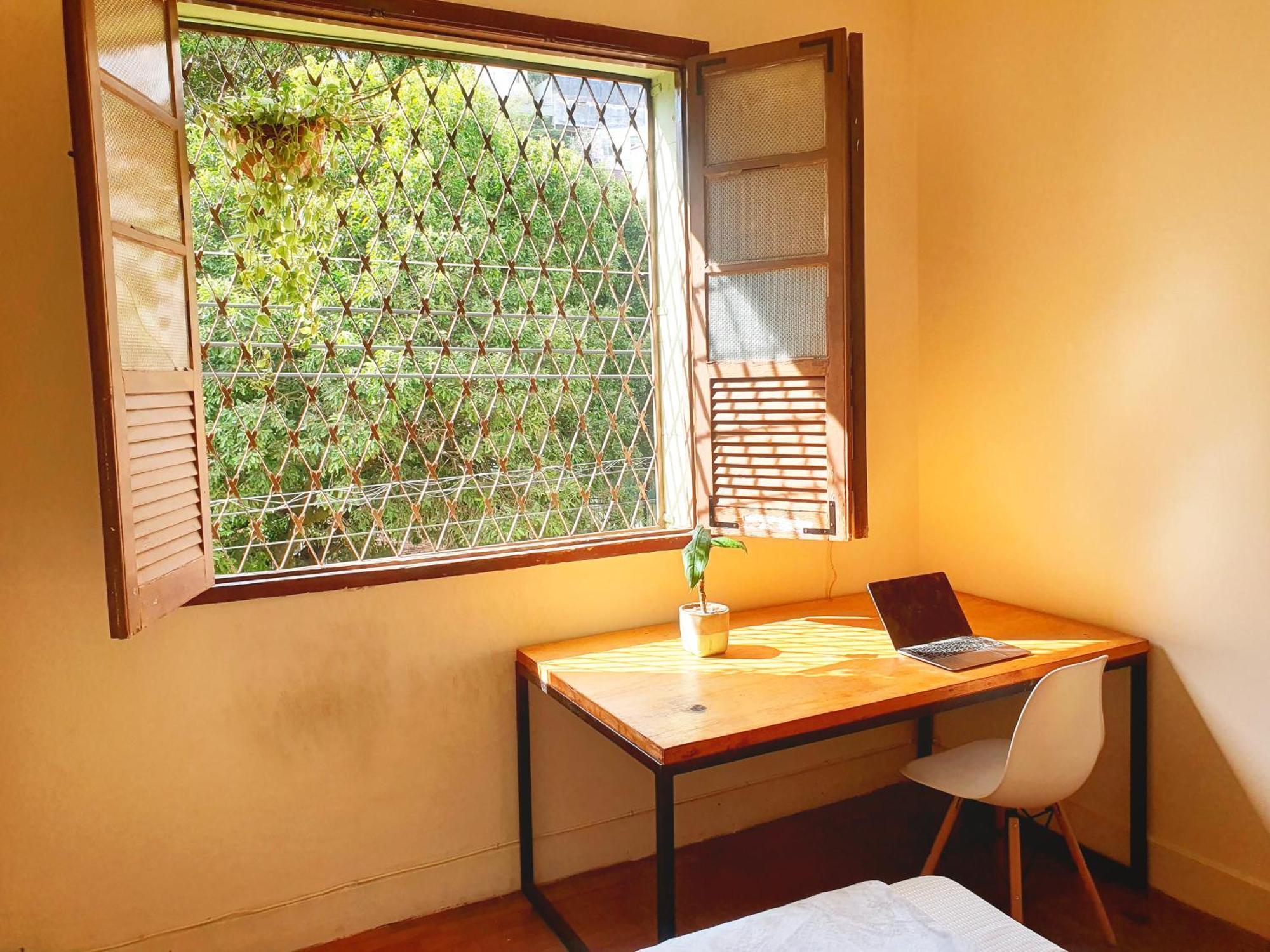Quarto Casal Com Janela Casa Caramel Belo Horizonte Exterior foto